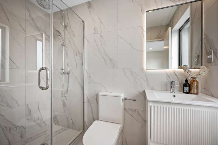 23/929-933 East Coast Road Torbay_14