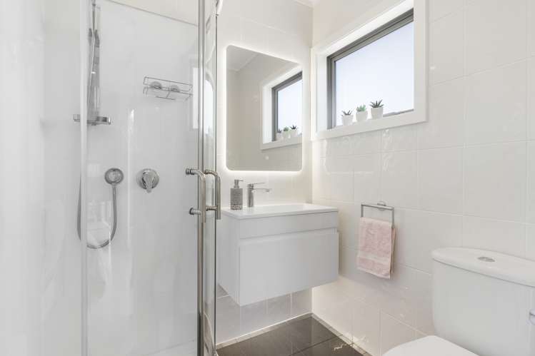 21 Fratley Avenue Farm Cove_13