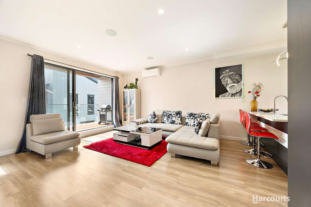 2/5 Ayr Road_1