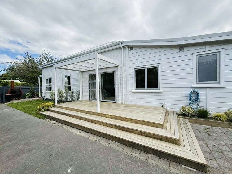 504 Willowpark Road North_0