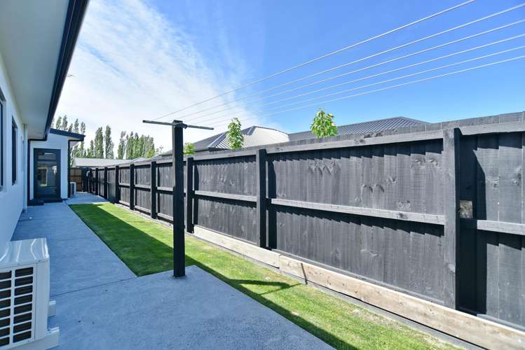 16 McQuillan Avenue Woodend_35