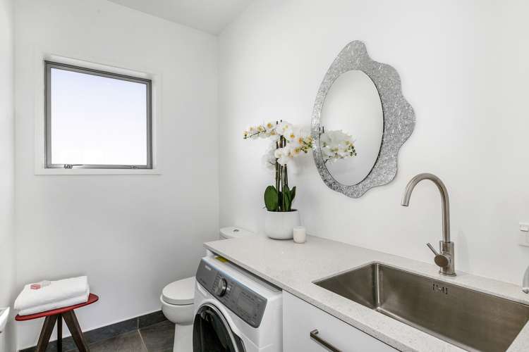 4 Newell Street Point Chevalier_17