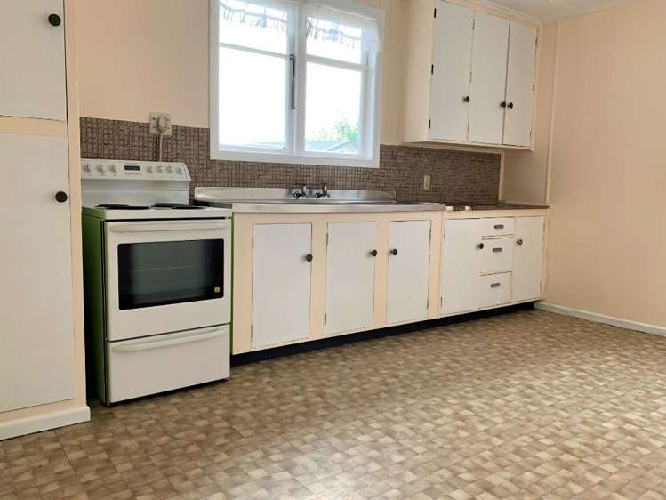 38 Saint Andrews Drive 11139_1