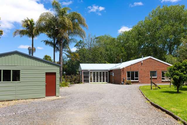 Outskirts Of Kerikeri - Private River Boundary