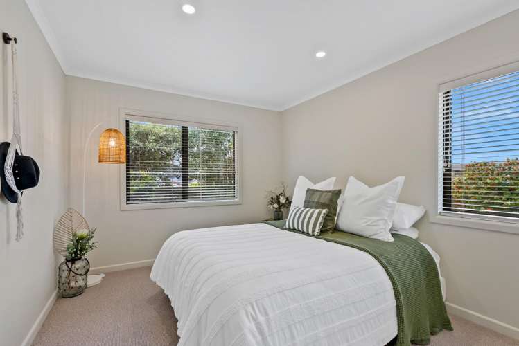 16 Fred Carr Place One Tree Point_16