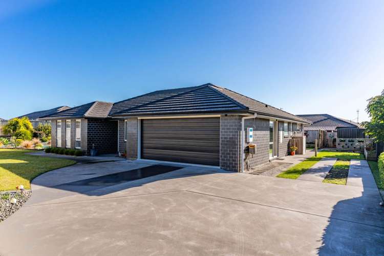 17 Olney Court One Tree Point_3