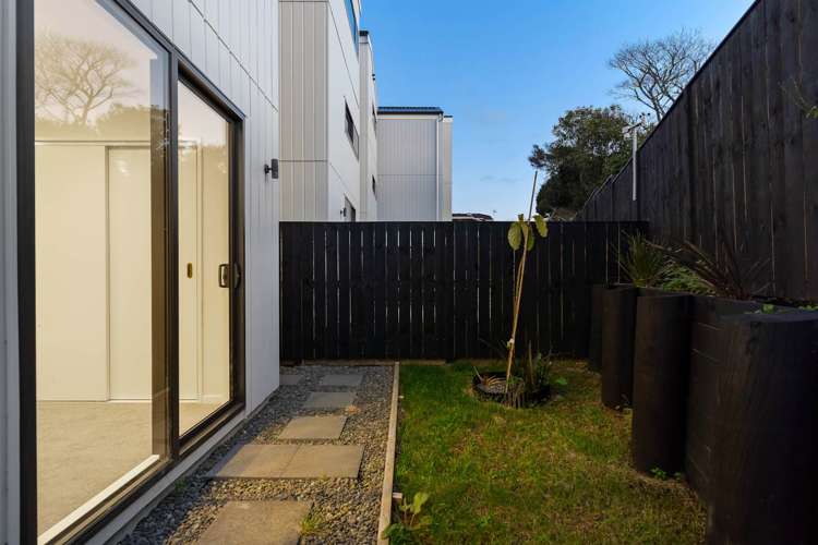 10-12 White Heron Drive Massey_74