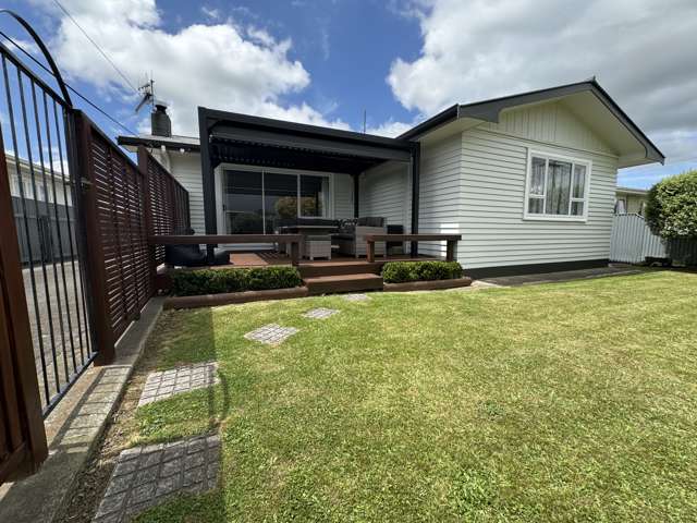 20 Jull Crescent Waipukurau and Surrounds_1