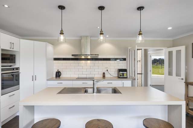 250 Hughes Line West Taratahi_4