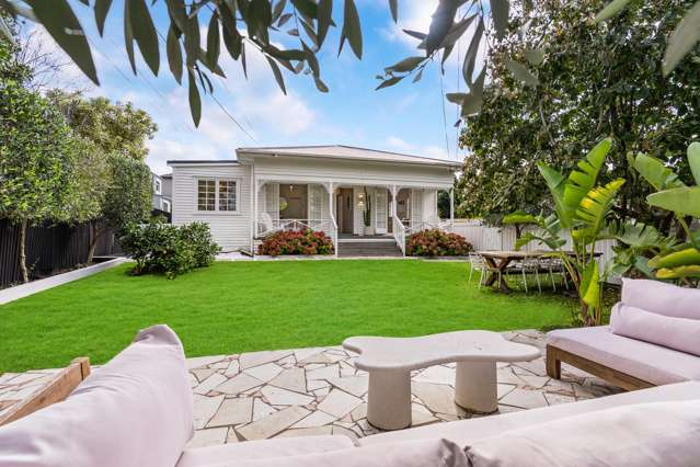 Villa Vibes & Sunny Sides