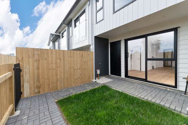 4/43 Savoy Road Glen Eden_2