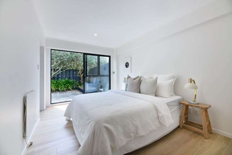 2/199 Glenfield Road Hillcrest_11