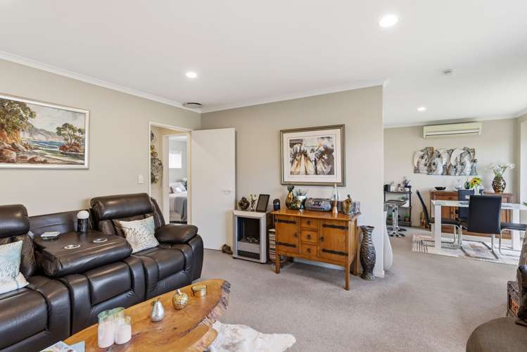 12/17 Redwood Close Paraparaumu_3