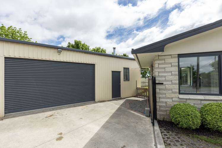 600 Murdoch Road East Akina_17