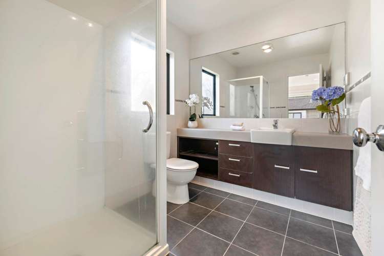 18 Valderama Drive Flat Bush_22