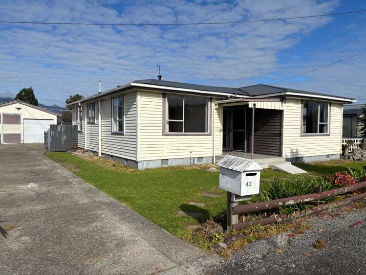 42 Disraeli Street_0