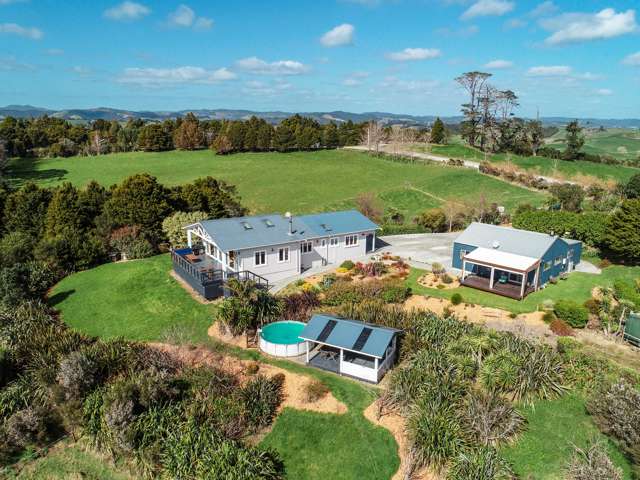 Expansive rural living with two houses