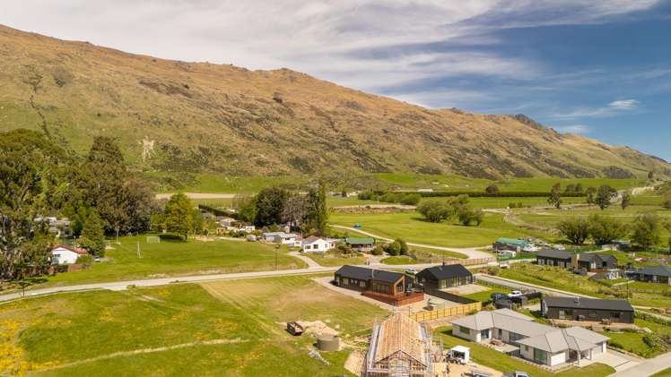 6 Stradbroke Way Kingston_1