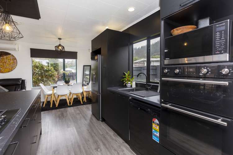 2 Monarch Grove Maoribank_20