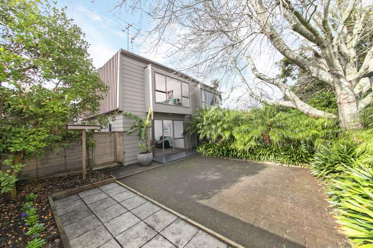 8/20 Spring Street Onehunga_14
