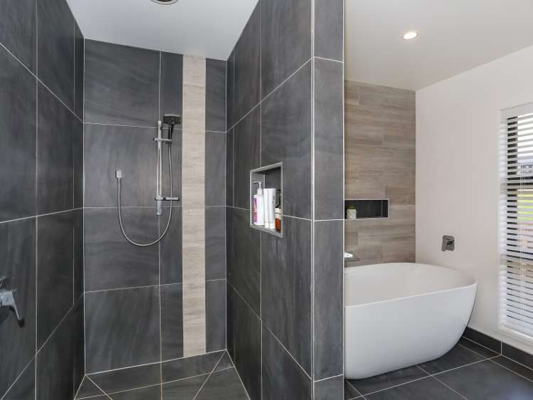 9 Lawrence Carter Drive Bombay_13