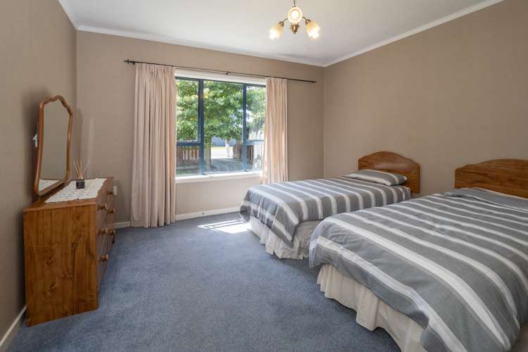 63 Racecourse Road Allenton_12