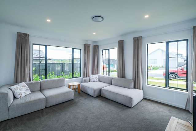 42 Henry Tayler Rise Milldale_1