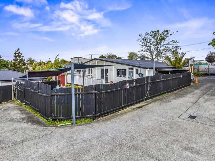 125 & 127  Sturges Road Henderson_7