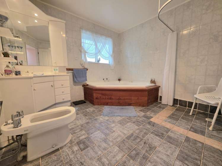 79 Maudes Road Deborah_13