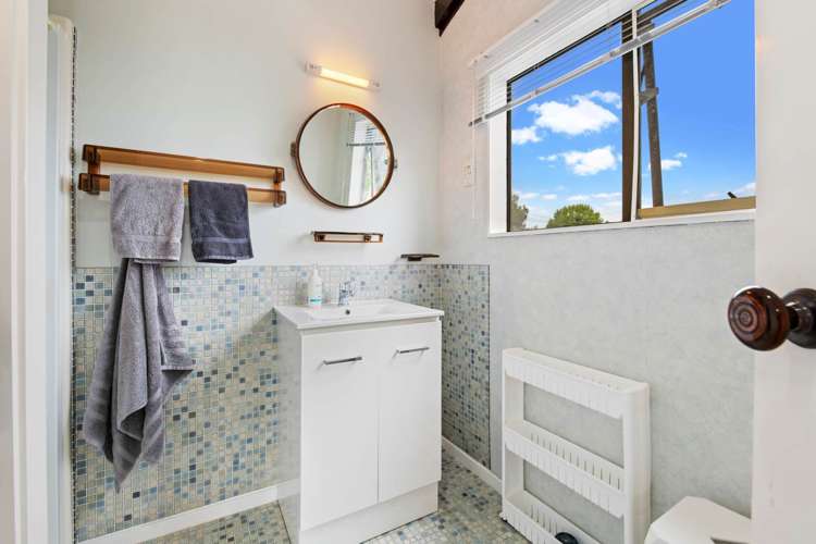 93 The Avenue Lucas Heights_19