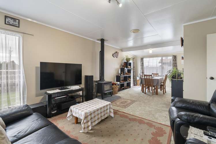 21 Railway Road Bunnythorpe_16