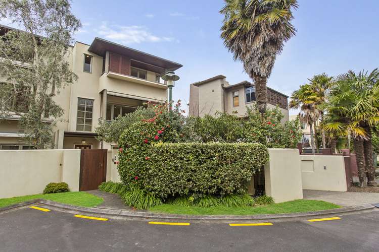 16 Furneaux Way Remuera_1