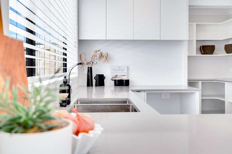2/8 Jennian Avenue Rototuna_8