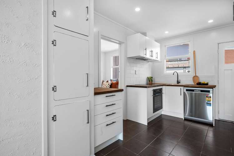 9B Jonathon Street Judea_3