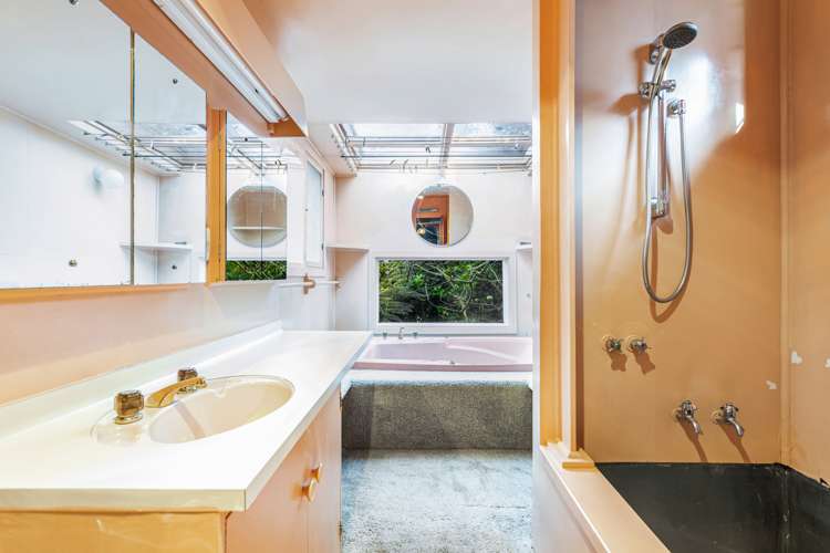 216 Scenic Drive Titirangi_13