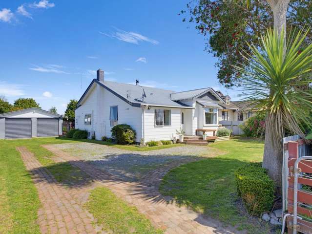 Four Bedrooms, Big Backyard & Summer Vibes!