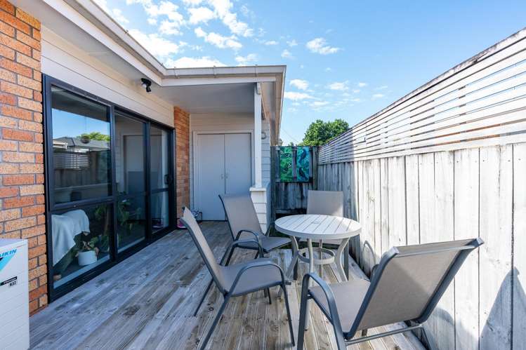 4/82 Clyde Street Hamilton East_1