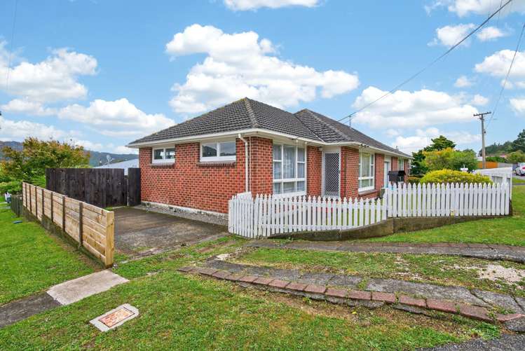 1 Isabel Grove Wainuiomata_13