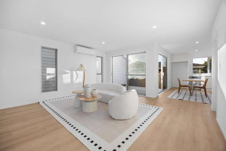 2/8 Rathgar Road Henderson_3
