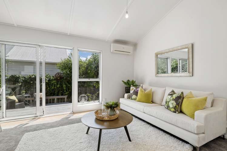 2/24 Hastings Parade Devonport_12