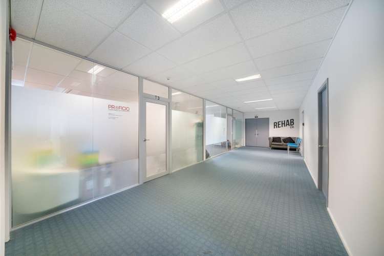 8/92 Queens Drive Hutt Central_14