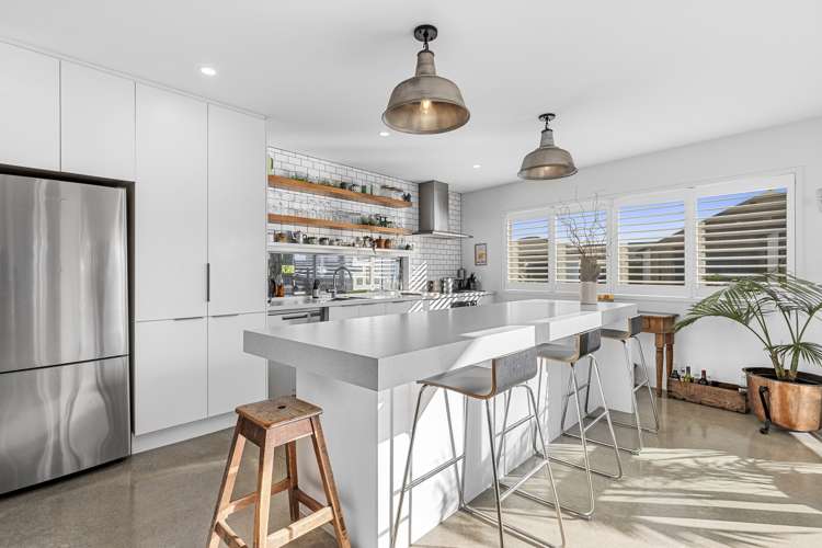 6 Kahuparere Crescent Pyes Pa_5