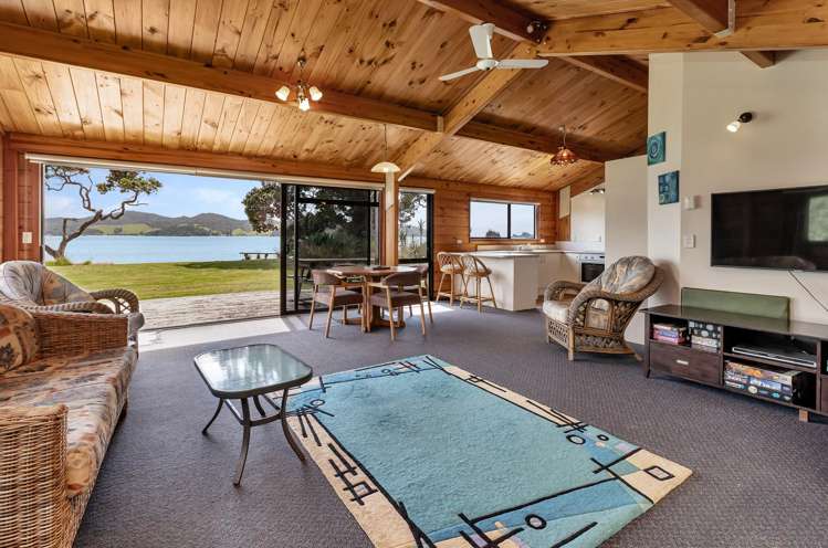 121 Ohawini Road Oakura_5