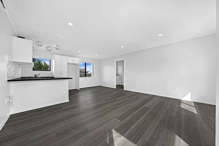 16A Hatherley Place Clendon Park_7