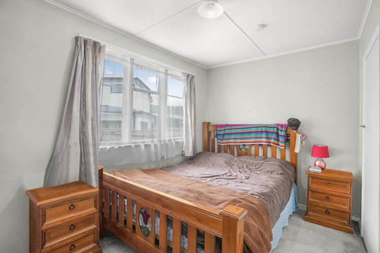 2/3 Huia Grove Elderslea_5