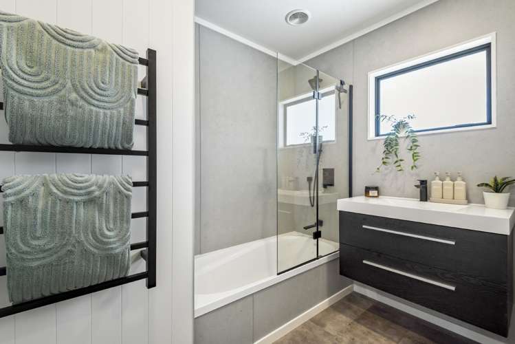 8 Poaka Place Beach Haven_11