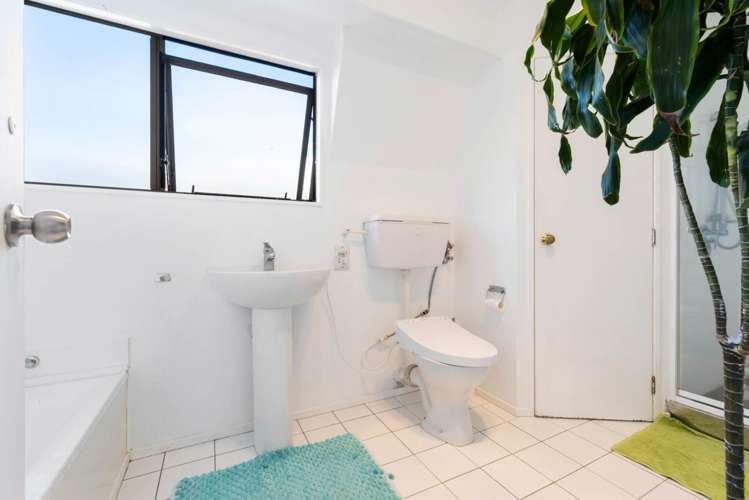 1/33 Curacao Place Half Moon Bay_8