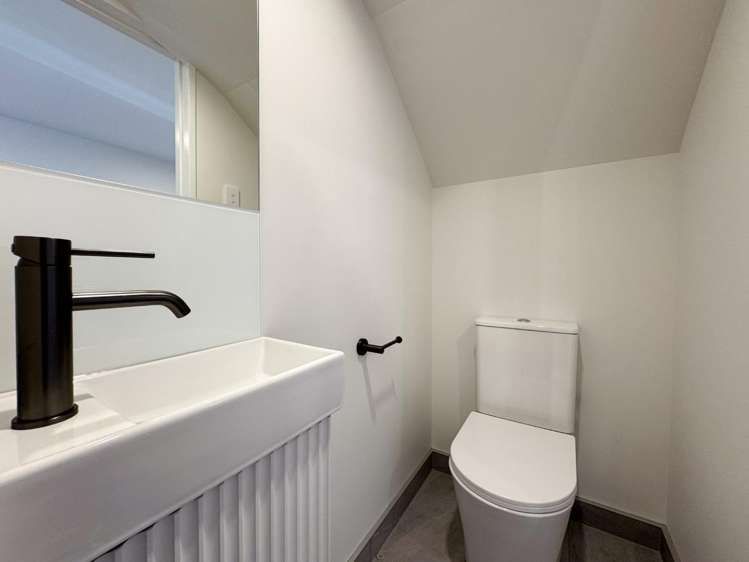 4/12 Molley Green Place 10044_8