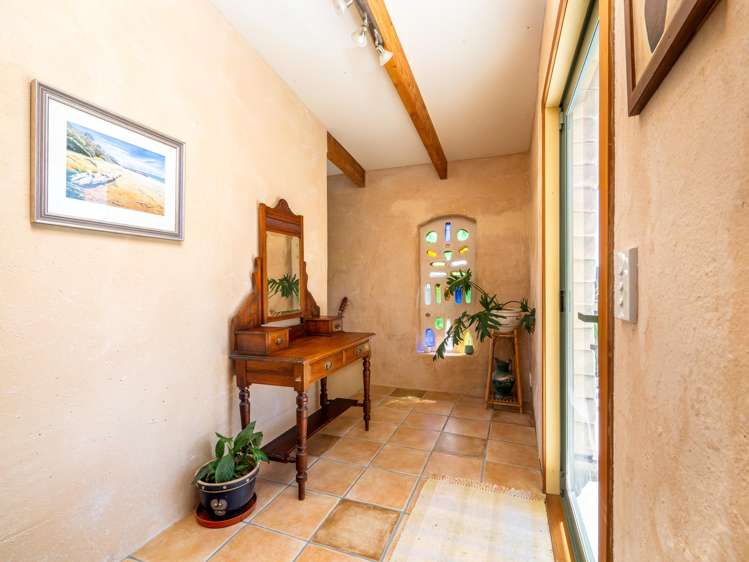 18 Lichen Grove Russell_9