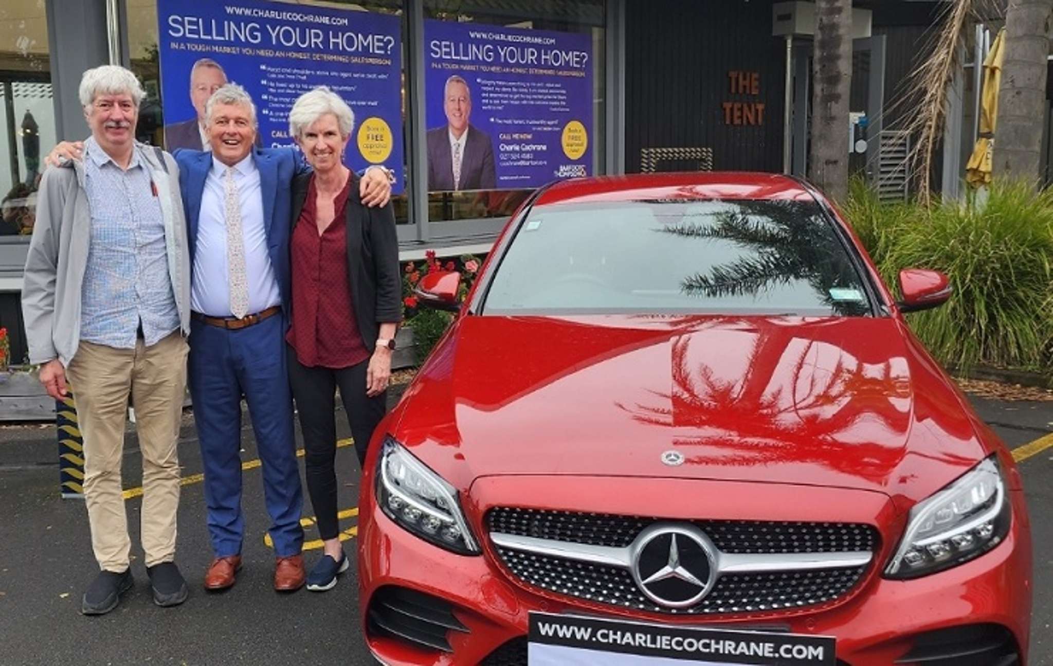 Kiwi real estate agent gives lucky house sellers a free Mercedes worth $86,000